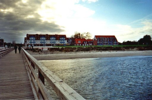 Foto von Häusern am Meer bei Schönberg